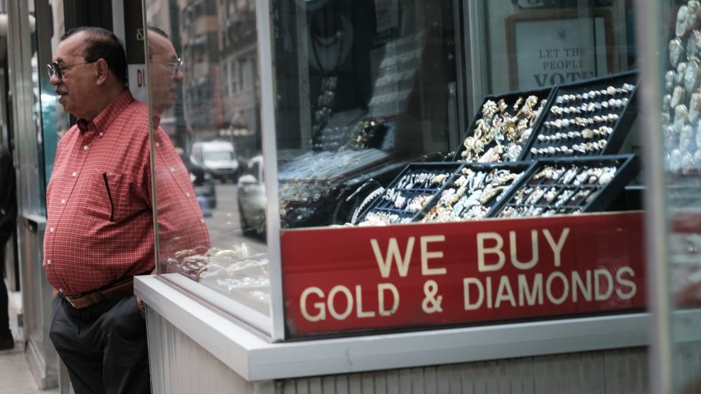 Time to sell gold? What to know about trading jewelry for cash