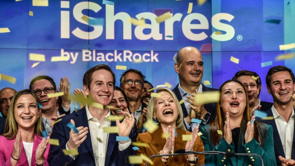 What are the world’s largest ETFs?