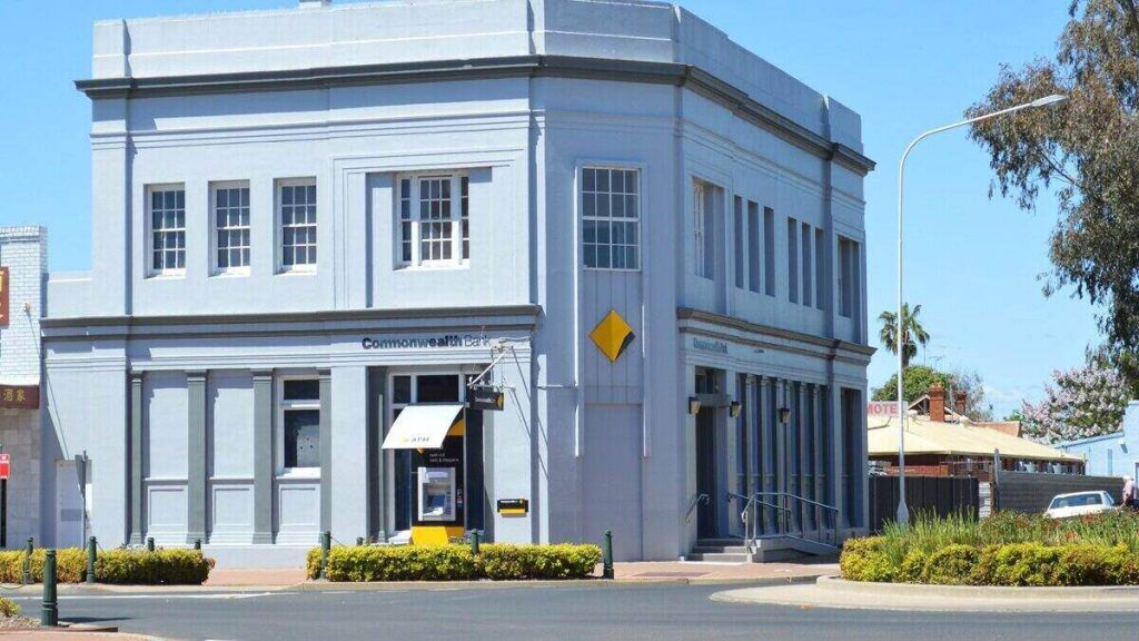 CommBank cuts lowest variable home loan rate to 5.84%