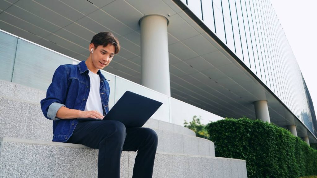 7 best high-yield ETFs for unlocking passive income in 2025