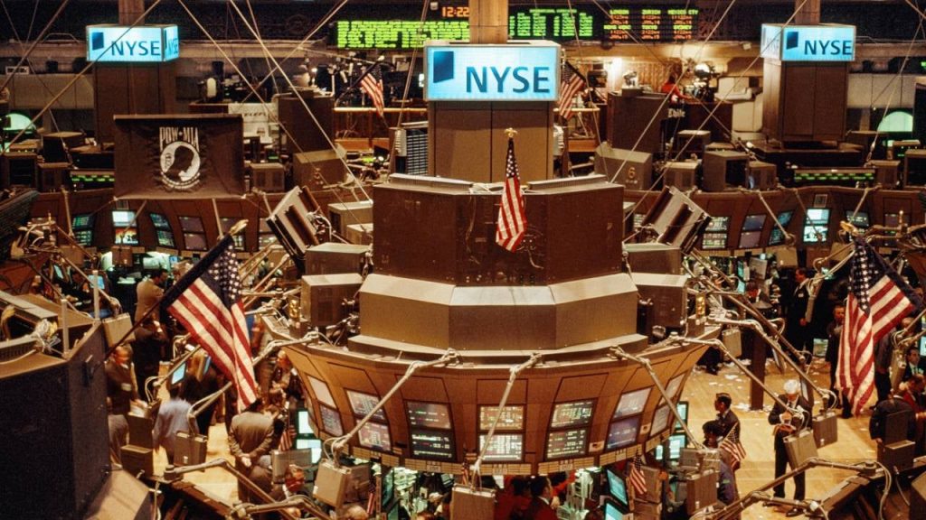 Survey: Top market strategists see stocks continuing to hit new all-time highs over the next 12 months
