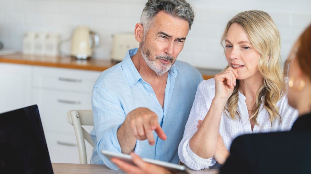 What is a wealth advisor and what do they do?