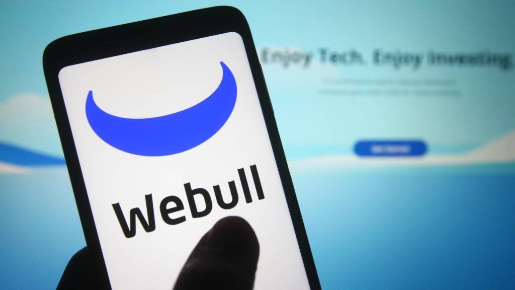 Webull Premium vs. Robinhood Gold: What subscribers get and what’s missing