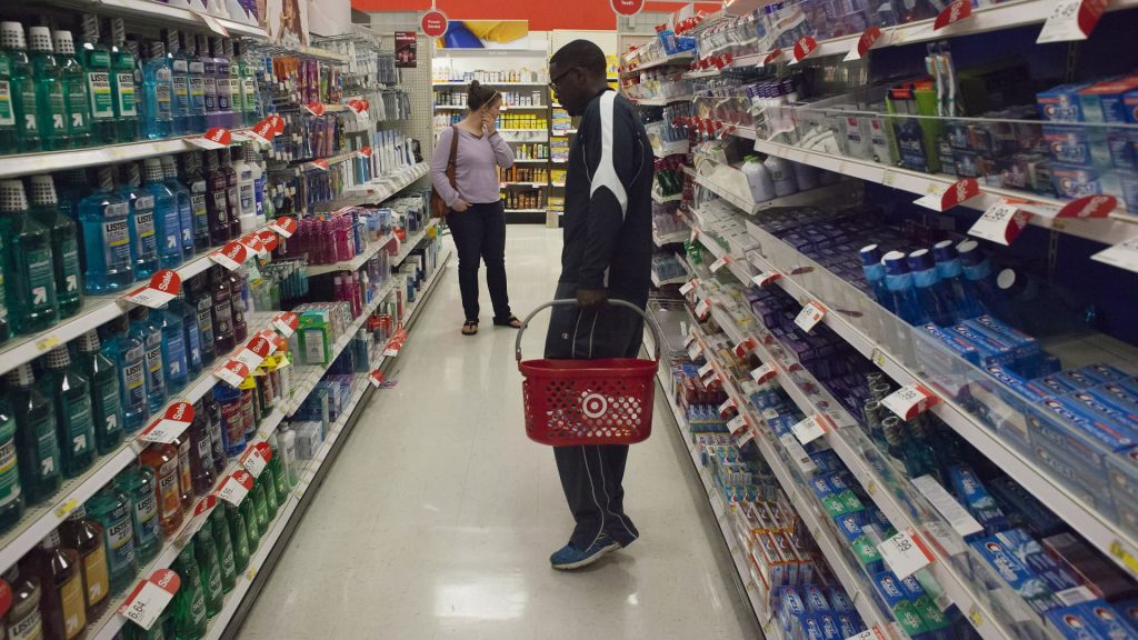 Consumer debt rises amid worsening ‘K-shaped’ economic divide Consumer debt rises amid worsening ‘K-shaped’ economic divide