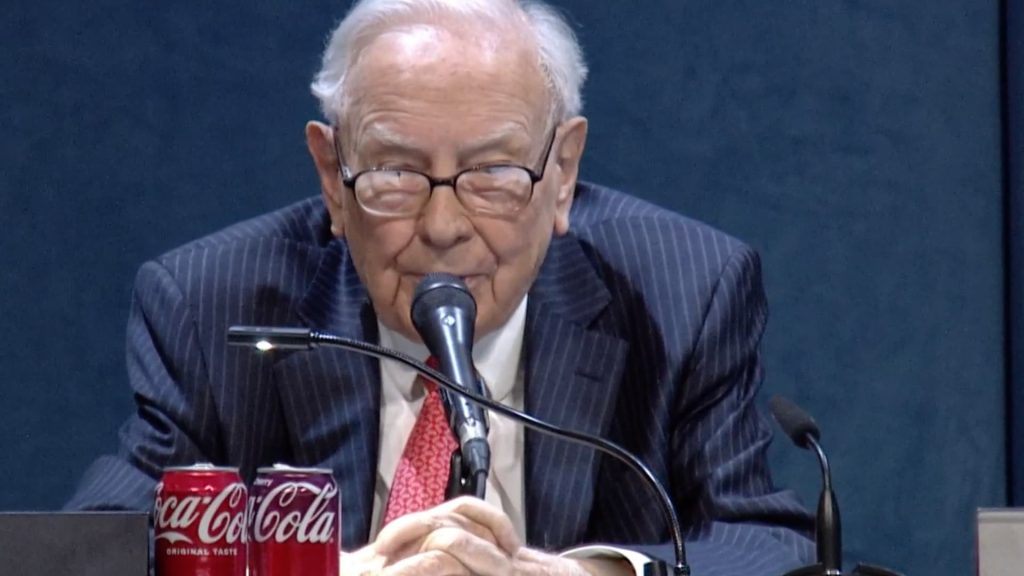 Warren Buffett may have again cut Berkshire’s stake in Apple in Q3 Warren Buffett may have again cut Berkshire’s stake in Apple in Q3