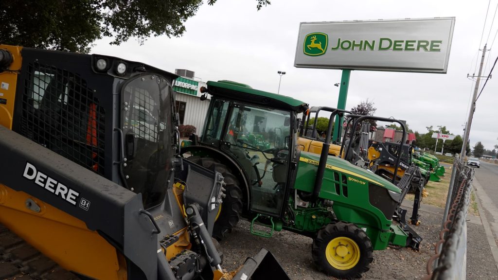 Stocks making the biggest moves premarket: DE, DELL, HPQ, ADSK Stocks making the biggest moves premarket: DE, DELL, HPQ, ADSK