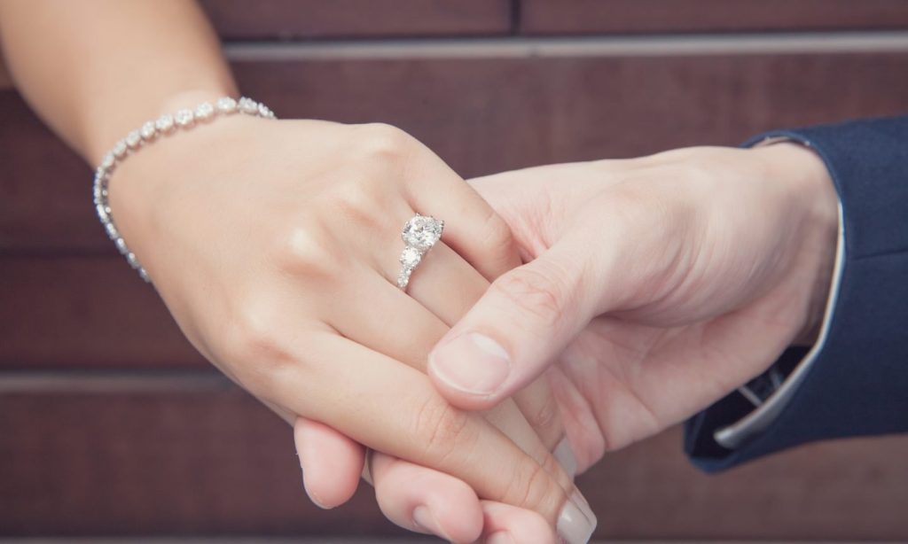 5 Things to Know About the Kay Jewelers Credit Card