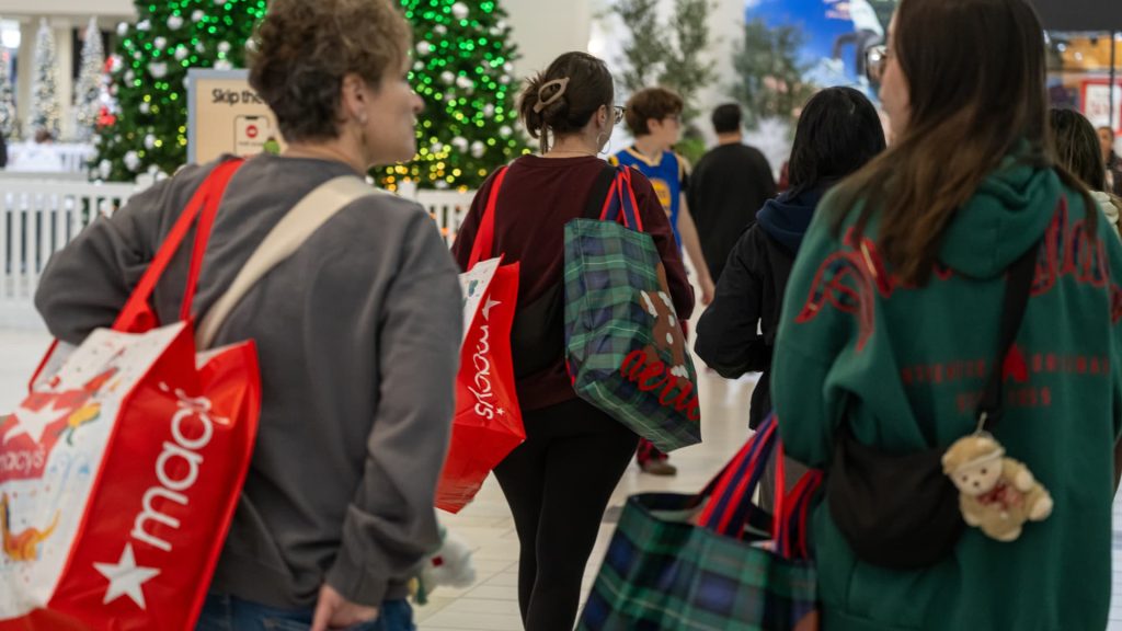 Shoppers focus on return policies