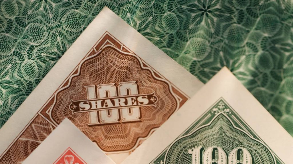 Stocks vs. bonds: Which is a better choice for you? Stocks vs. bonds: Which is a better choice for you?