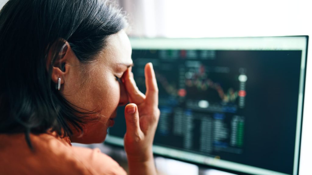 Bitcoin’s sell-off pushes price below ,000. What to know