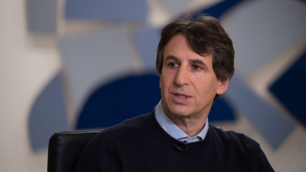 Apollo private credit fund gives investors only 45% of requested withdrawals Apollo private credit fund gives investors only 45% of requested withdrawals