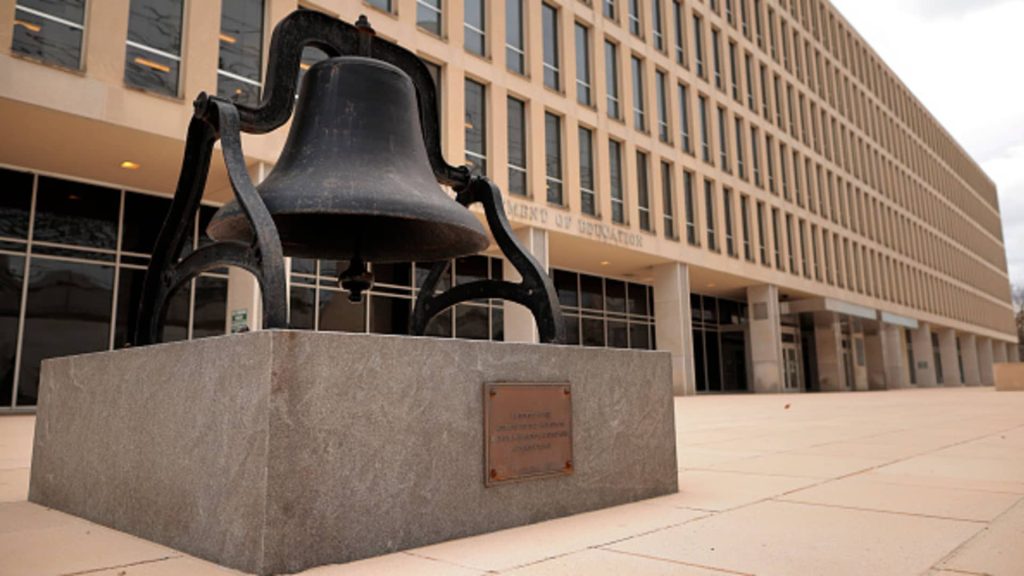 Student loan servicers face less oversight under Trump: GAO Student loan servicers face less oversight under Trump: GAO